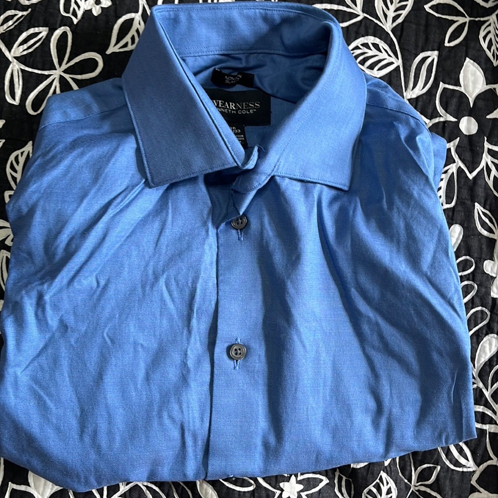 NWOT Mens long sleeve casual shirt by Kenneth Cole Awearness. Size 16–32/33.